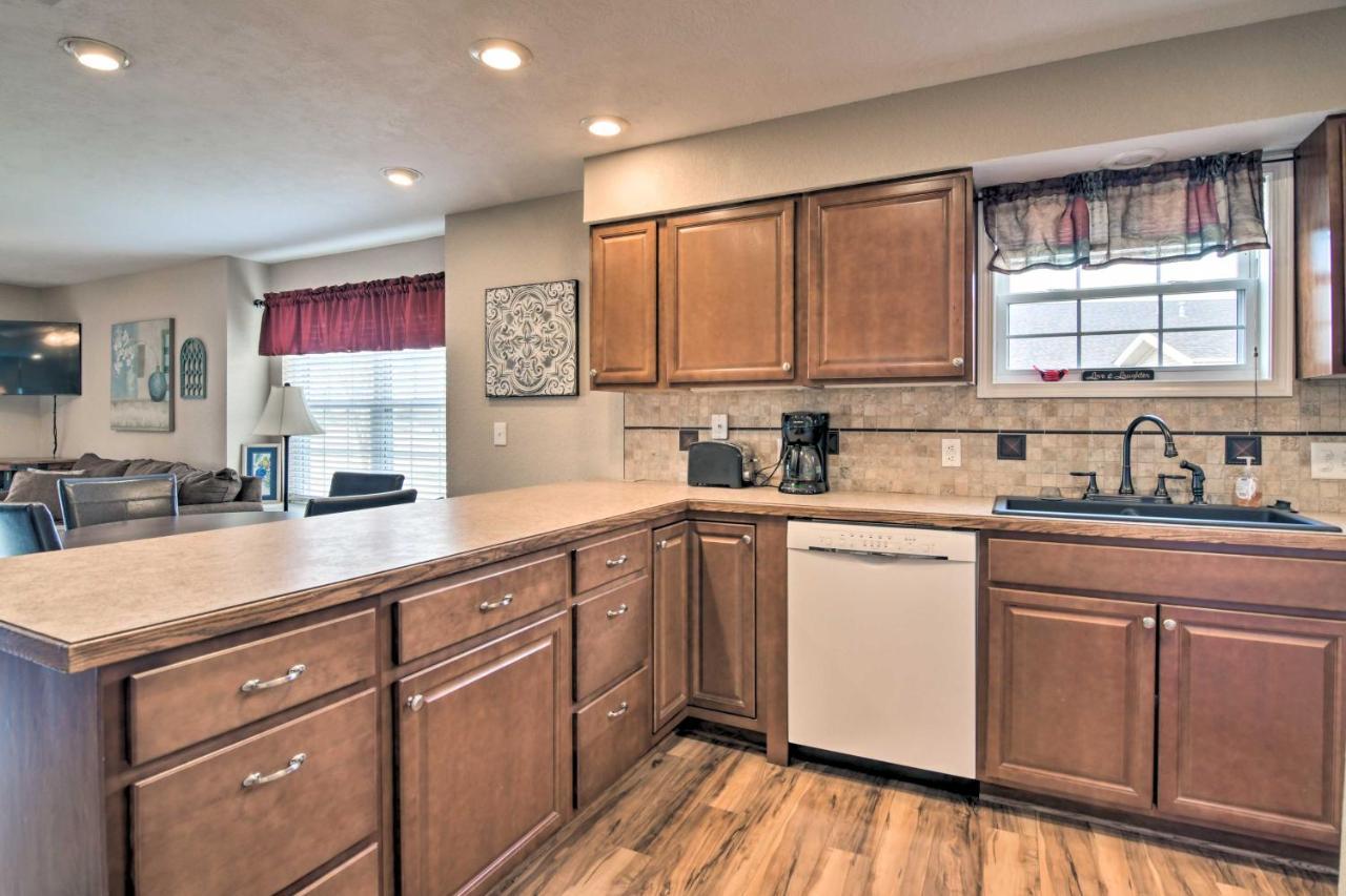 Branson Resort Condo With Scenic Patio And Pool Access エクステリア 写真